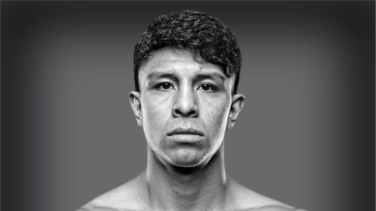 Black-and-white portrait of WBA super middleweight champion Jaime Munguia